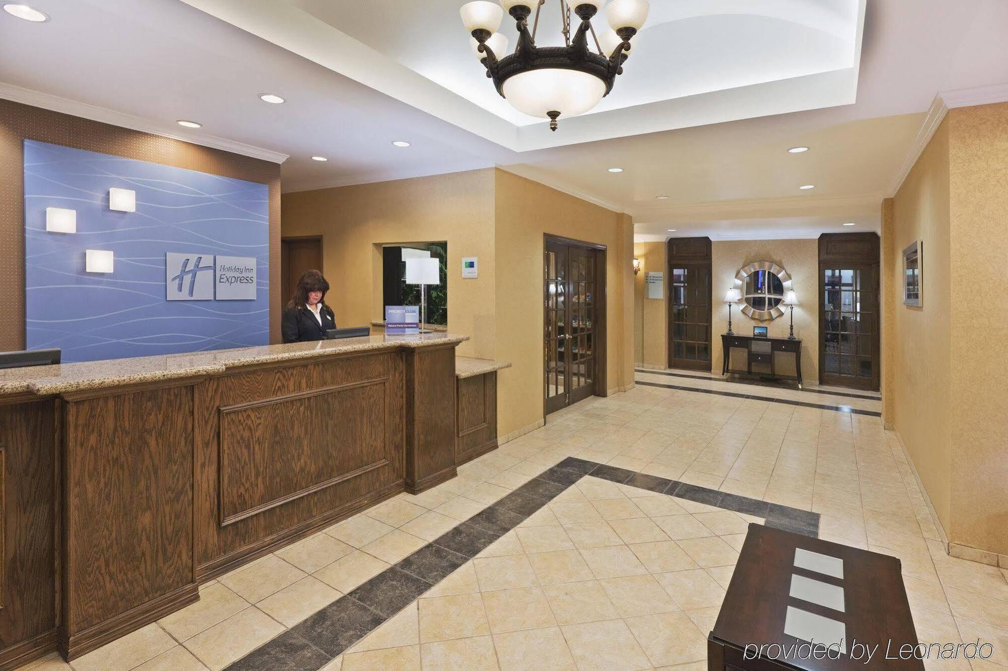 Holiday Inn Express Hereford By Ihg Exterior photo